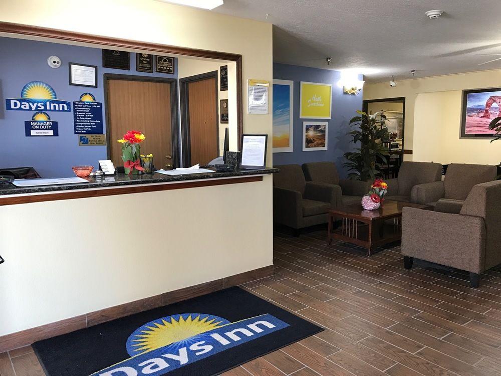 Days Inn By Wyndham Moab Exteriör bild