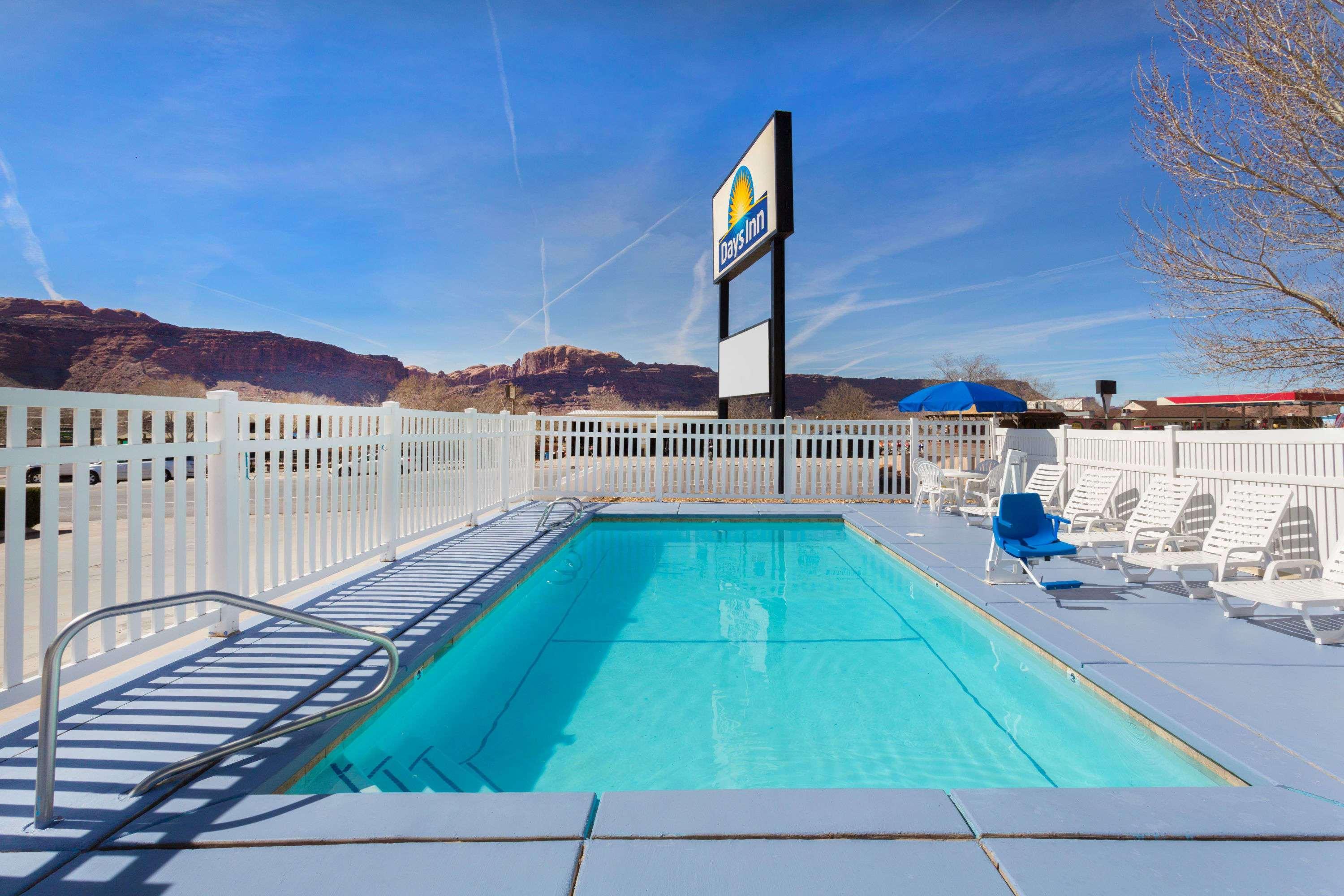 Days Inn By Wyndham Moab Exteriör bild