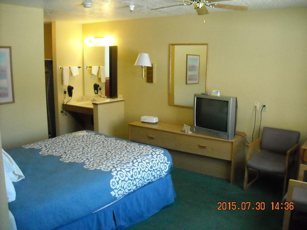 Days Inn By Wyndham Moab Exteriör bild