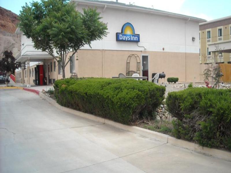 Days Inn By Wyndham Moab Exteriör bild